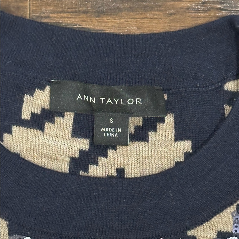 Ann Taylor Women's Tan, Navy & Sequin Sleeveless Sweater Top Size S - Picture 3 of 7